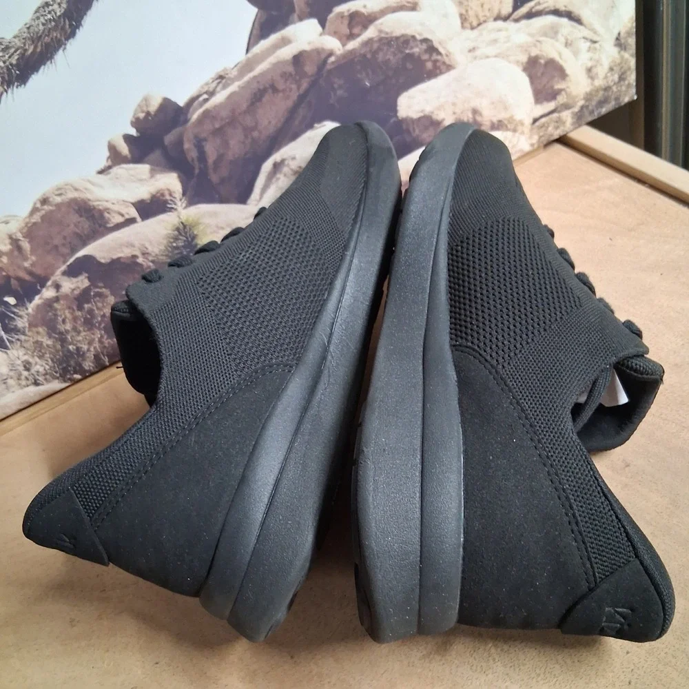 Kizik Lima Hands-Free Sneakers Mens 11 W wide Triple Black Knit Shoes Slip On